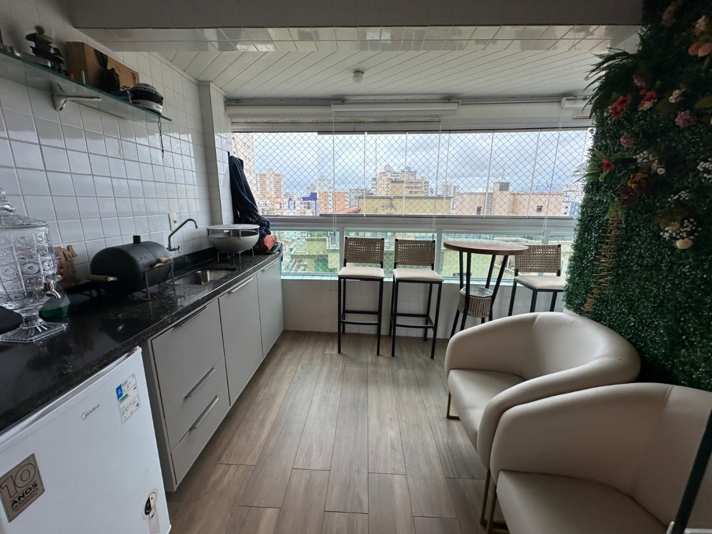 Apartamento com 2 quartos e 77 m² em Vila Guilhermina, Praia Grande