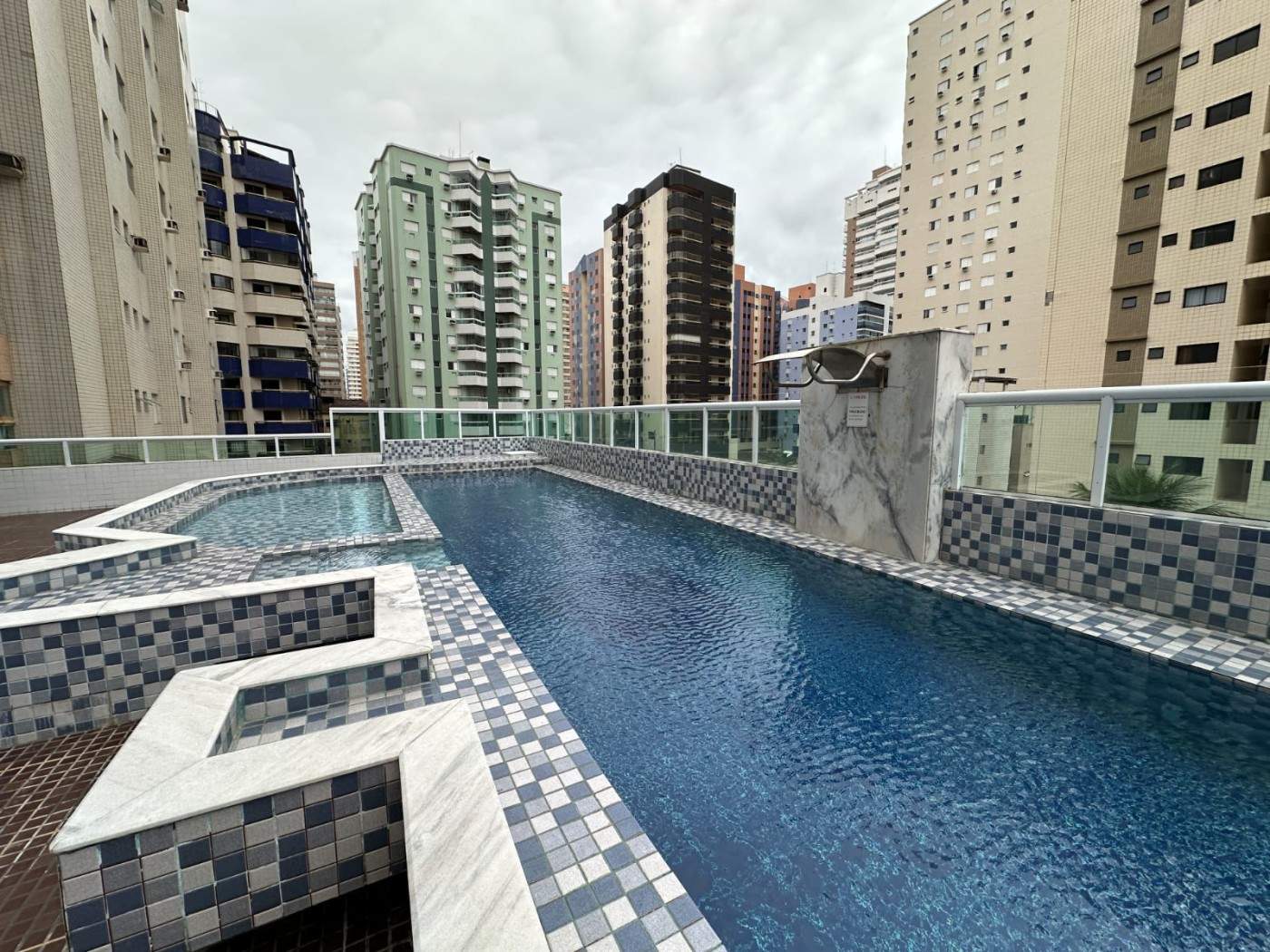 Apartamento com 2 quartos e 77 m² em Vila Guilhermina, Praia Grande