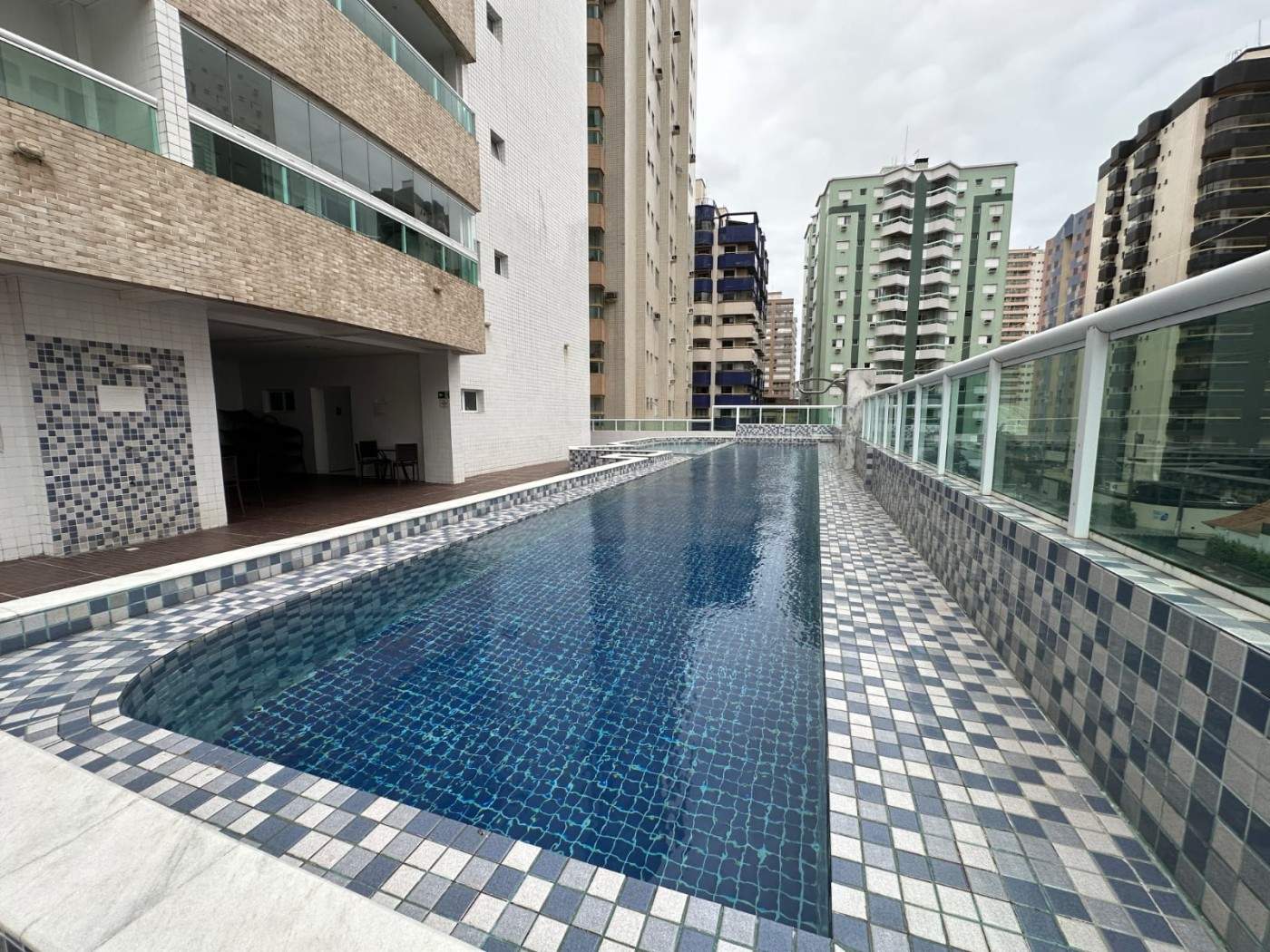 Apartamento com 2 quartos e 77 m² em Vila Guilhermina, Praia Grande