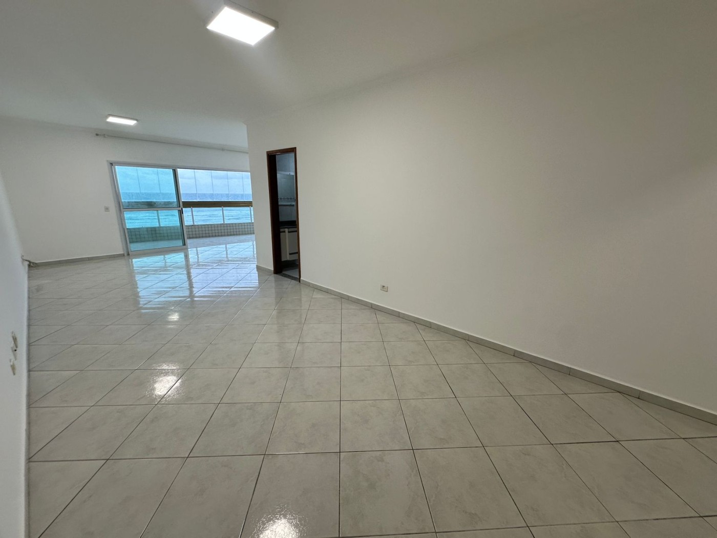 Apartamento com 3 quartos e 170 m² em Vila Guilhermina, Praia Grande