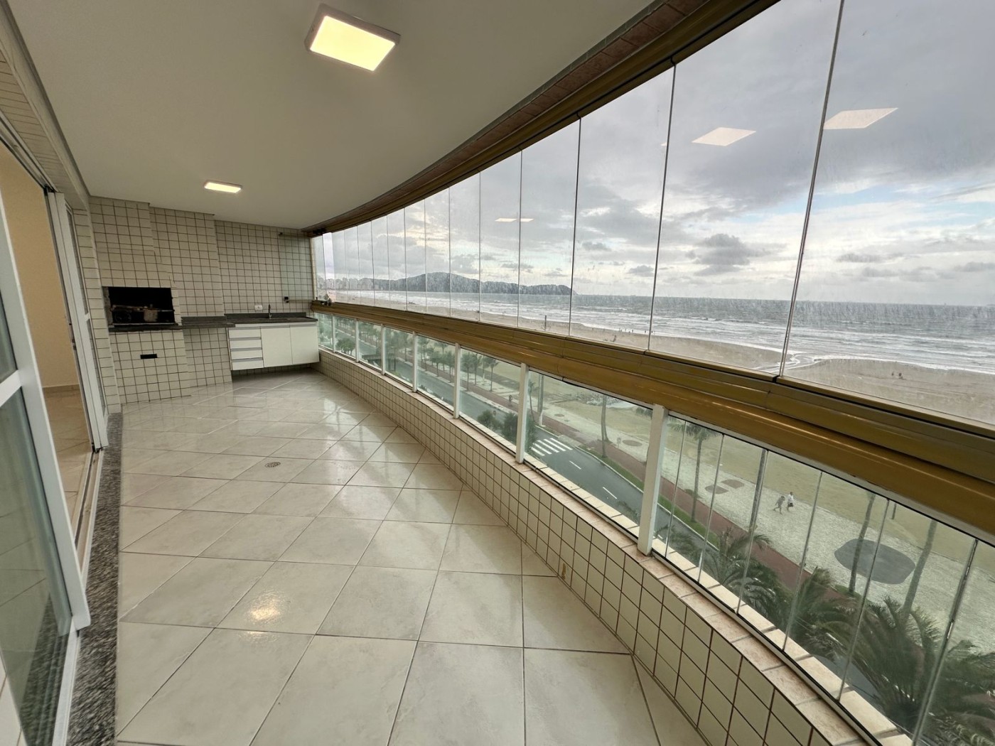 Apartamento com 3 quartos e 170 m² em Vila Guilhermina, Praia Grande