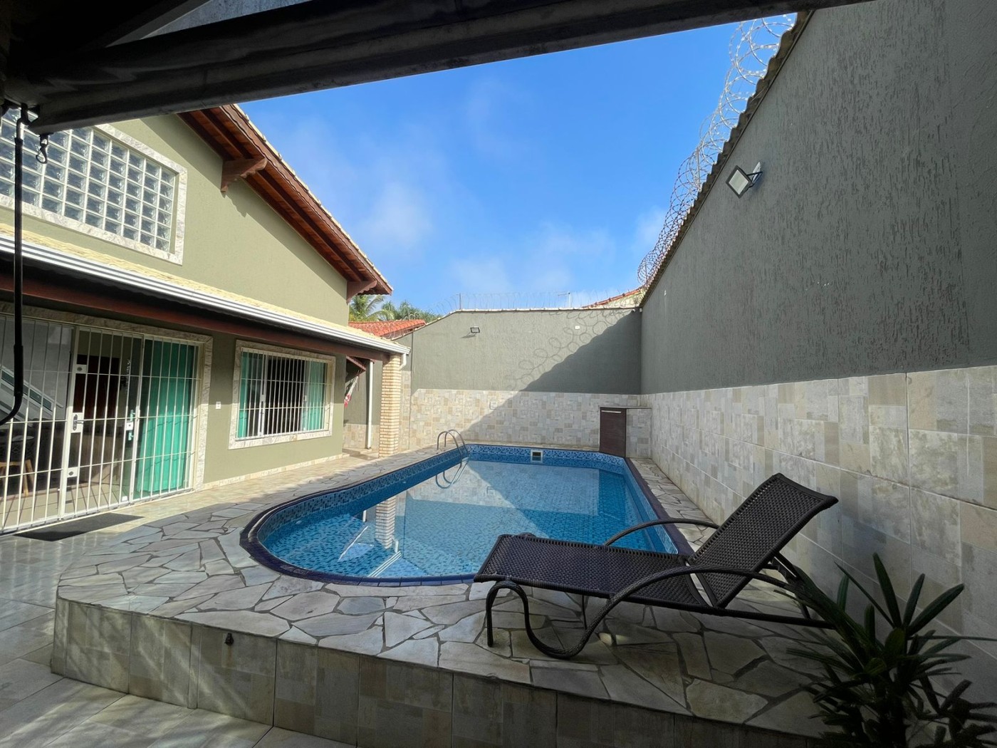 Casa com 4 quartos e 160 m² em Vila Guilhermina, Praia Grande
