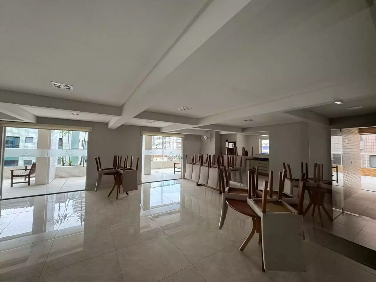 Apartamento com 2 quartos e 92 m² em Vila Guilhermina, Praia Grande