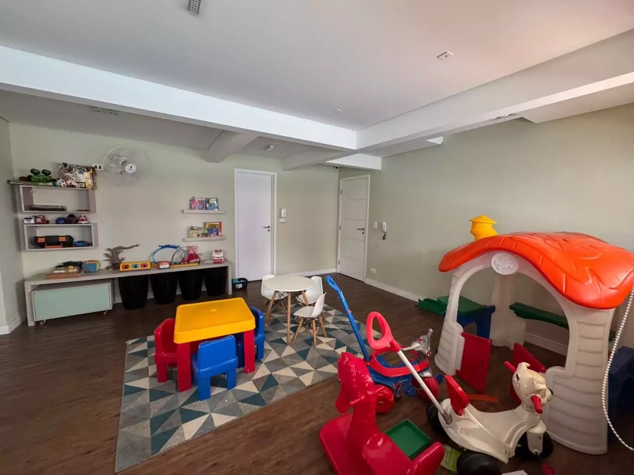 Apartamento com 2 quartos e 92 m² em Vila Guilhermina, Praia Grande