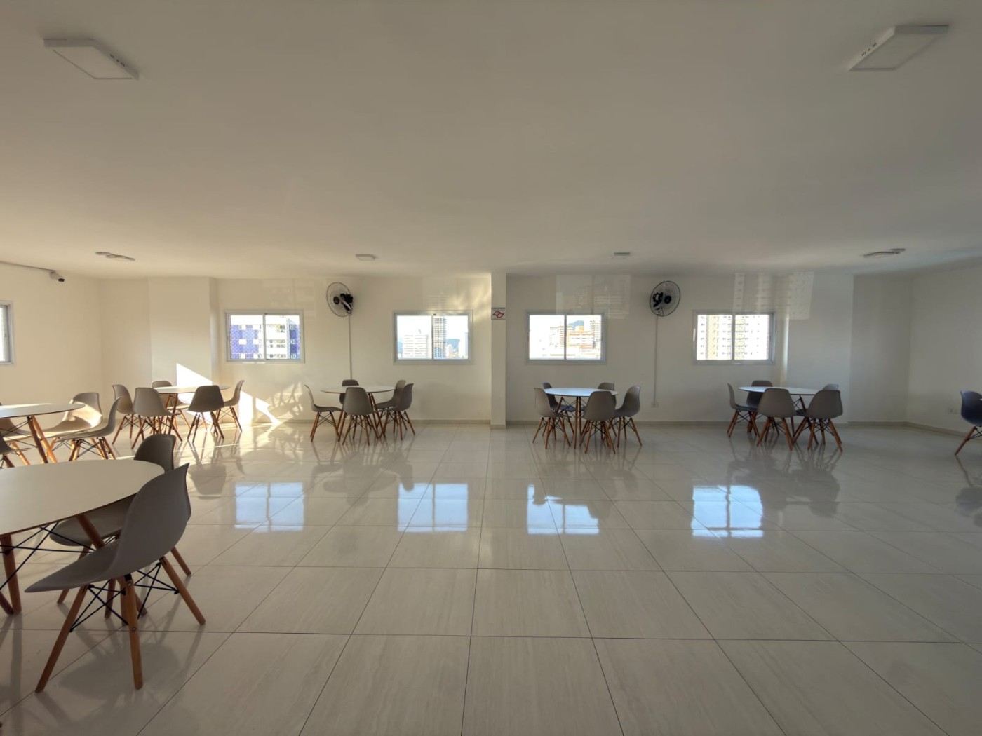 Apartamento com 2 quartos e 57 m² em Vila Guilhermina, Praia Grande