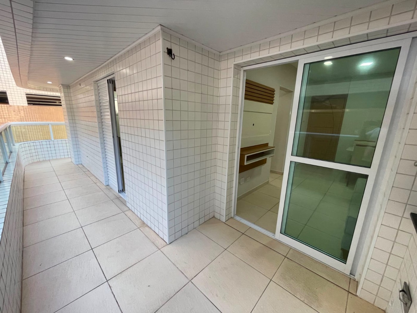 Apartamento com 2 quartos e 64 m² em Vila Guilhermina, Praia Grande