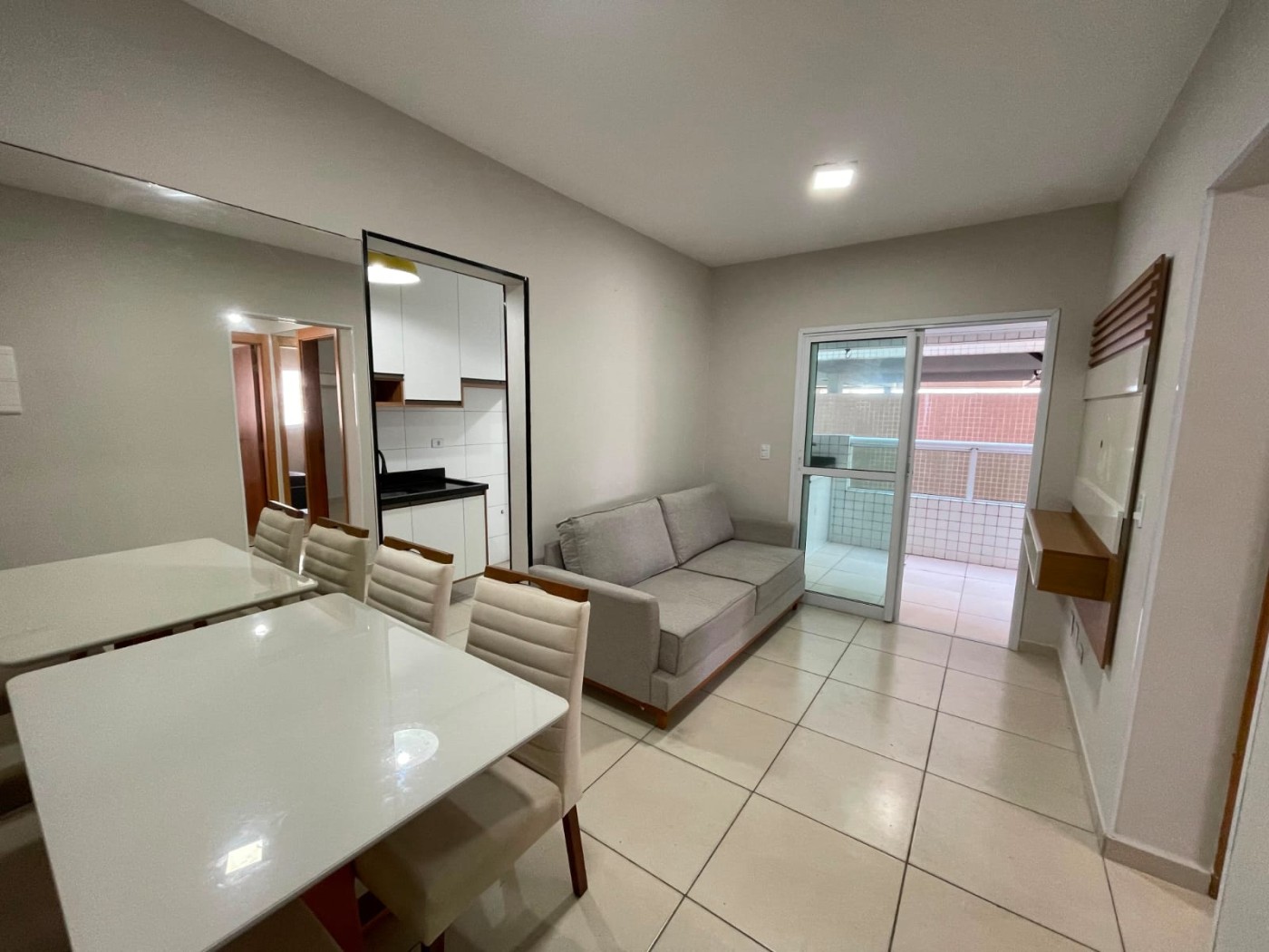 Apartamento com 2 quartos e 64 m² em Vila Guilhermina, Praia Grande