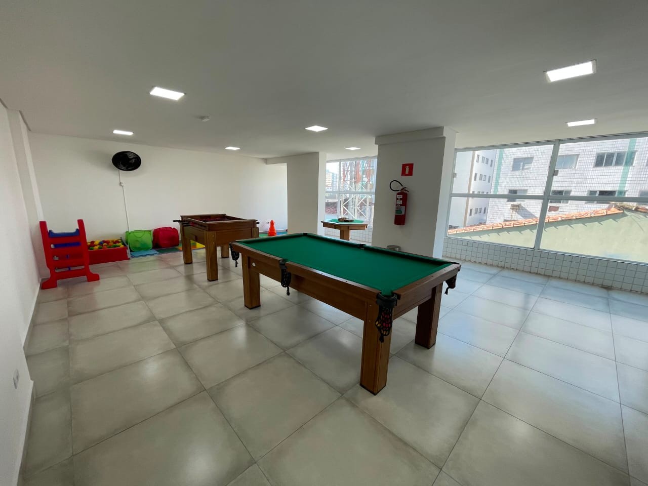 Apartamento com 2 quartos e 64 m² em Vila Guilhermina, Praia Grande